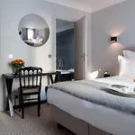Mathis Elysees מלון 4*